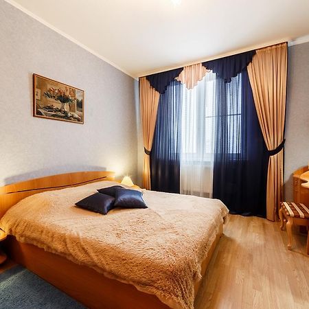 Apartment Domashny Uyut Na Belinskogo 41 Luxe Jekatyerinburg Kültér fotó